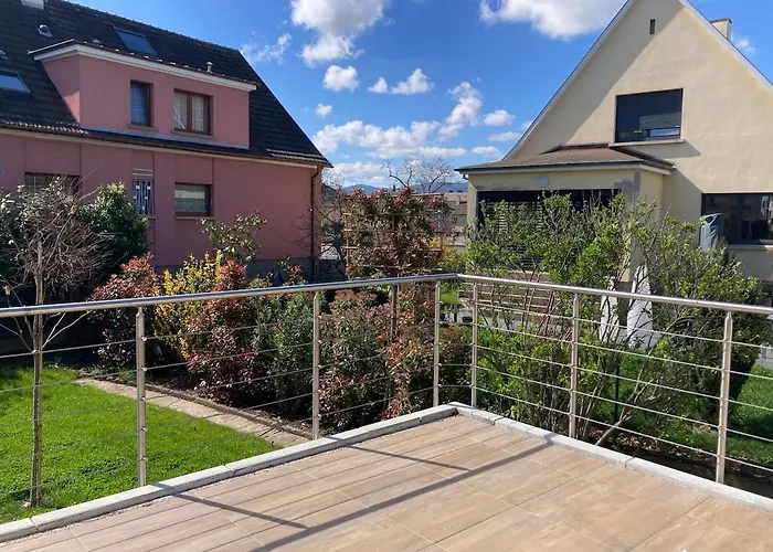 Hébergement de vacances Maison - Piscine - 6 Personnes - 20 Min Du Centre à Pied