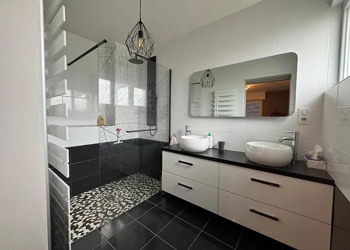 Maison - Piscine - 6 Personnes - 20 Min Du Centre à Pied